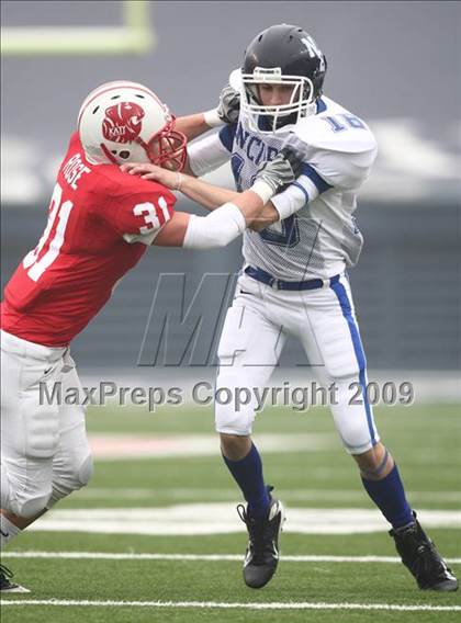 Thumbnail 1 in New Braunfels vs. Katy (Texas 5A D2 Semifinals) photogallery.