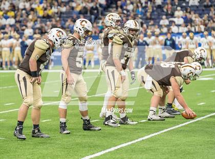 Thumbnail 1 in Fort Wayne Bishop Dwenger vs Evansville Central (IHSAA 4A Final) photogallery.