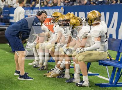 Thumbnail 2 in Fort Wayne Bishop Dwenger vs Evansville Central (IHSAA 4A Final) photogallery.