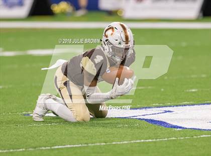 Thumbnail 3 in Fort Wayne Bishop Dwenger vs Evansville Central (IHSAA 4A Final) photogallery.