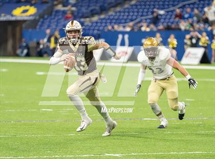 Thumbnail 1 in Fort Wayne Bishop Dwenger vs Evansville Central (IHSAA 4A Final) photogallery.