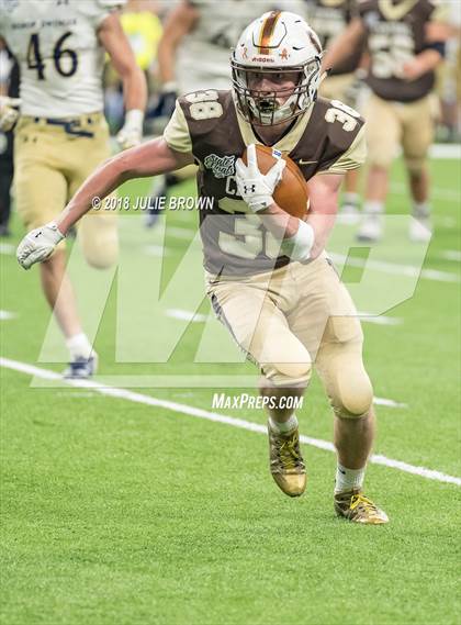 Thumbnail 1 in Fort Wayne Bishop Dwenger vs Evansville Central (IHSAA 4A Final) photogallery.