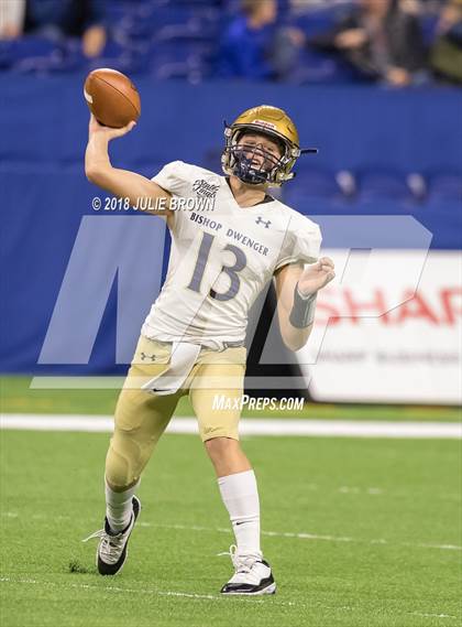 Thumbnail 2 in Fort Wayne Bishop Dwenger vs Evansville Central (IHSAA 4A Final) photogallery.