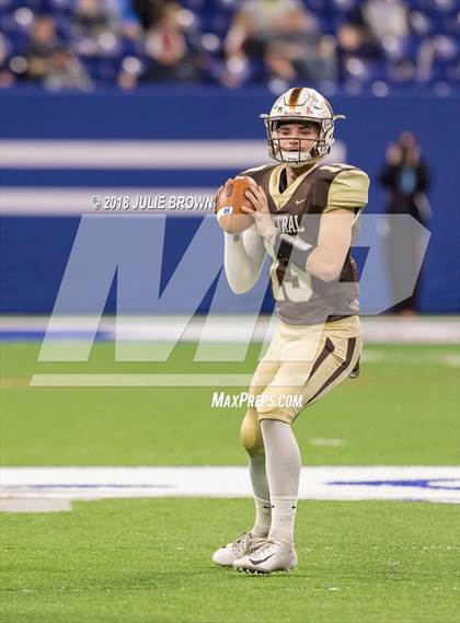 Thumbnail 1 in Fort Wayne Bishop Dwenger vs Evansville Central (IHSAA 4A Final) photogallery.