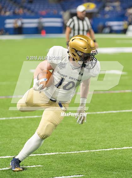 Thumbnail 1 in Fort Wayne Bishop Dwenger vs Evansville Central (IHSAA 4A Final) photogallery.
