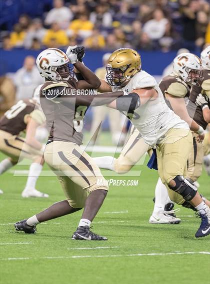 Thumbnail 2 in Fort Wayne Bishop Dwenger vs Evansville Central (IHSAA 4A Final) photogallery.
