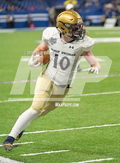 Thumbnail 3 in Fort Wayne Bishop Dwenger vs Evansville Central (IHSAA 4A Final) photogallery.