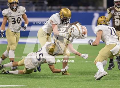 Thumbnail 2 in Fort Wayne Bishop Dwenger vs Evansville Central (IHSAA 4A Final) photogallery.