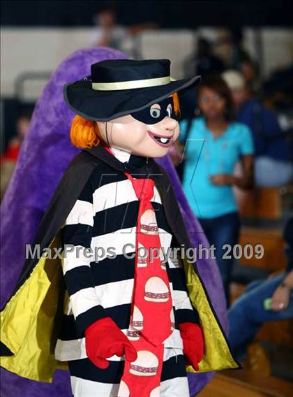 Thumbnail 1 in Pasadena Memorial vs. McAllen (McDonalds Texas Invitational) photogallery.