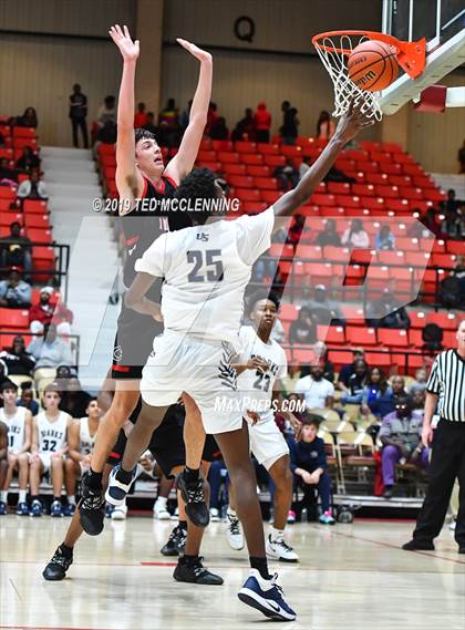 Thumbnail 3 in Centennial vs. University photogallery.