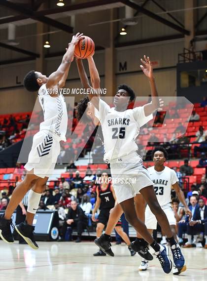 Thumbnail 1 in Centennial vs. University photogallery.