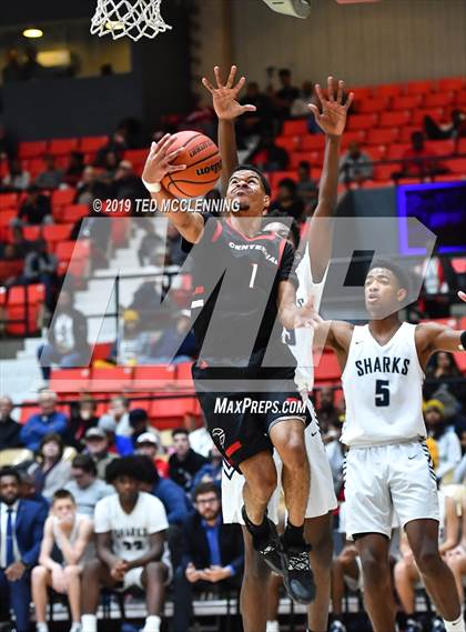 Thumbnail 1 in Centennial vs. University photogallery.