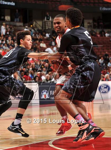 Thumbnail 2 in Bishop Montgomery vs. Etiwanda (CIF SS Open Division Final) photogallery.