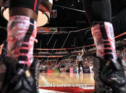 Thumbnail 2 in Bishop Montgomery vs. Etiwanda (CIF SS Open Division Final) photogallery.