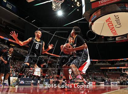 Thumbnail 1 in Bishop Montgomery vs. Etiwanda (CIF SS Open Division Final) photogallery.