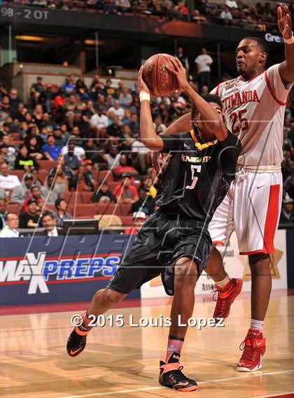 Thumbnail 2 in Bishop Montgomery vs. Etiwanda (CIF SS Open Division Final) photogallery.