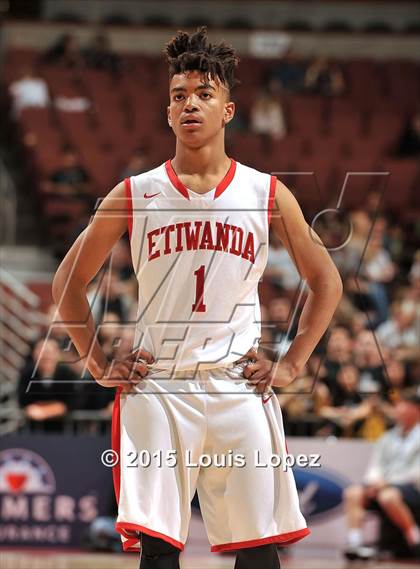 Thumbnail 1 in Bishop Montgomery vs. Etiwanda (CIF SS Open Division Final) photogallery.