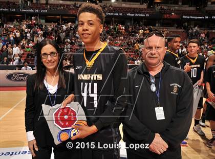 Thumbnail 3 in Bishop Montgomery vs. Etiwanda (CIF SS Open Division Final) photogallery.
