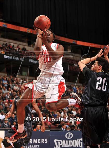 Thumbnail 3 in Bishop Montgomery vs. Etiwanda (CIF SS Open Division Final) photogallery.