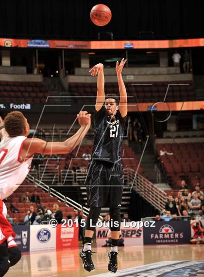 Thumbnail 3 in Bishop Montgomery vs. Etiwanda (CIF SS Open Division Final) photogallery.