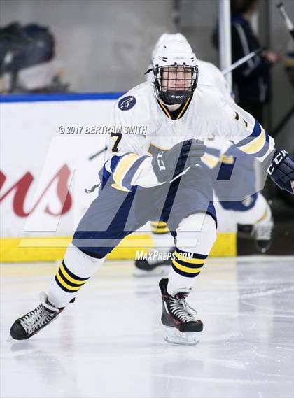 Thumbnail 2 in Pelham Memorial vs. St. Lawrence Central (NYSPHSAA Division 2 Final) photogallery.
