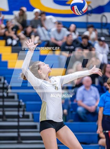 Thumbnail 1 in Calabasas @ Agoura photogallery.