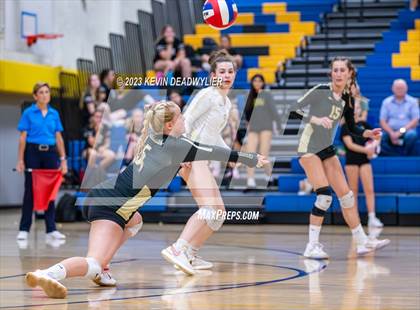 Thumbnail 3 in Calabasas @ Agoura photogallery.