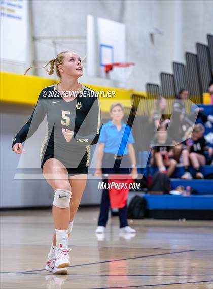 Thumbnail 2 in Calabasas @ Agoura photogallery.