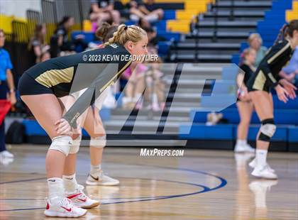 Thumbnail 1 in Calabasas @ Agoura photogallery.