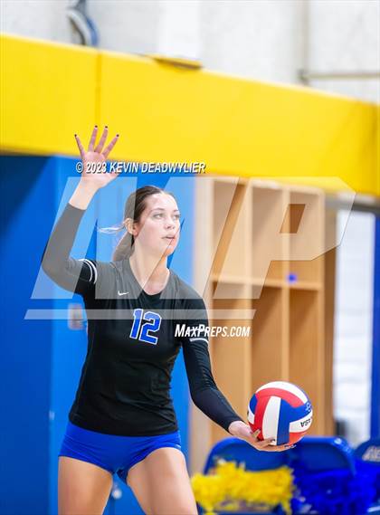 Thumbnail 1 in Calabasas @ Agoura photogallery.