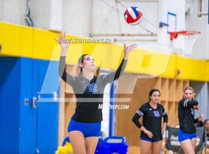 Thumbnail 2 in Calabasas @ Agoura photogallery.