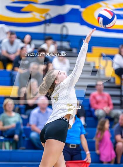 Thumbnail 3 in Calabasas @ Agoura photogallery.