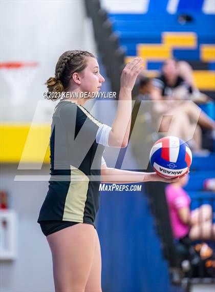 Thumbnail 2 in Calabasas @ Agoura photogallery.