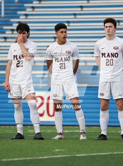Thumbnail 3 in Lake Travis vs. Plano (UIL 6A Boys Soccer State Final) photogallery.
