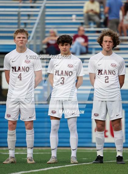 Thumbnail 2 in Lake Travis vs. Plano (UIL 6A Boys Soccer State Final) photogallery.