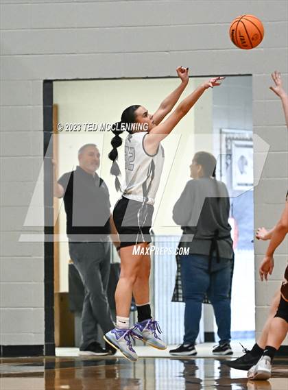 Thumbnail 3 in Perryville @ Bigelow photogallery.