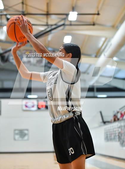 Thumbnail 1 in Perryville @ Bigelow photogallery.