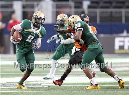 Thumbnail 3 in DeSoto vs. Douglass (Kirk Herbstreit National Kickoff Classic) photogallery.