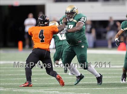Thumbnail 2 in DeSoto vs. Douglass (Kirk Herbstreit National Kickoff Classic) photogallery.