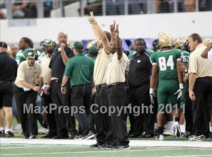 Thumbnail 3 in DeSoto vs. Douglass (Kirk Herbstreit National Kickoff Classic) photogallery.