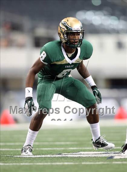 Thumbnail 3 in DeSoto vs. Douglass (Kirk Herbstreit National Kickoff Classic) photogallery.