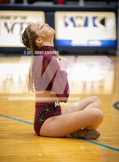 Thumbnail 2 in Collinsville @ Belleville East photogallery.