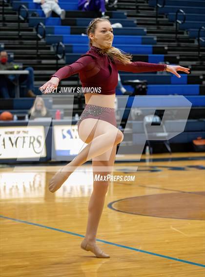 Thumbnail 3 in Collinsville @ Belleville East photogallery.