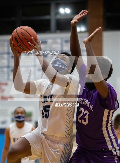 Thumbnail 2 in Collinsville @ Belleville East photogallery.