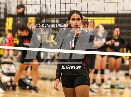 Thumbnail 1 in Aragon vs. Notre Dame (Spikefest 1) photogallery.