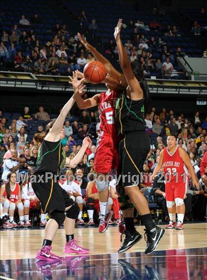 Thumbnail 3 in Brea Olinda vs. Mater Dei (CIF SS 1AA Final) photogallery.