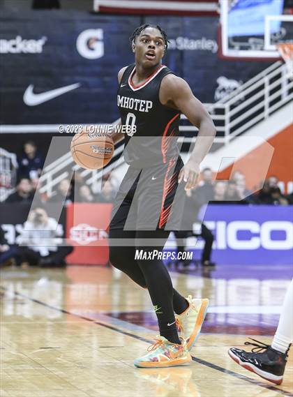 Thumbnail 2 in Imhotep Charter vs. Cardinal Hayes (Spalding Hoophall Classic) photogallery.