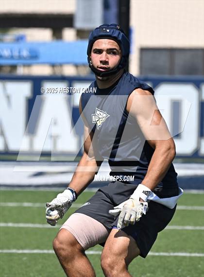 Thumbnail 2 in St. John Bosco vs. Corona del Mar (Brave 8 Invitational) photogallery.