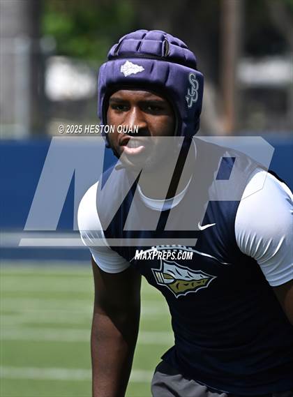 Thumbnail 2 in St. John Bosco vs. Corona del Mar (Brave 8 Invitational) photogallery.