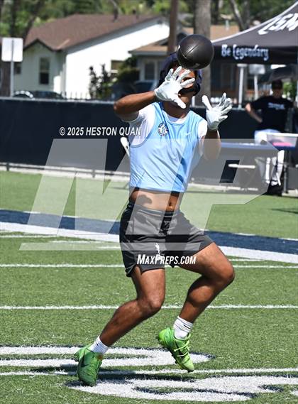 Thumbnail 3 in St. John Bosco vs. Corona del Mar (Brave 8 Invitational) photogallery.